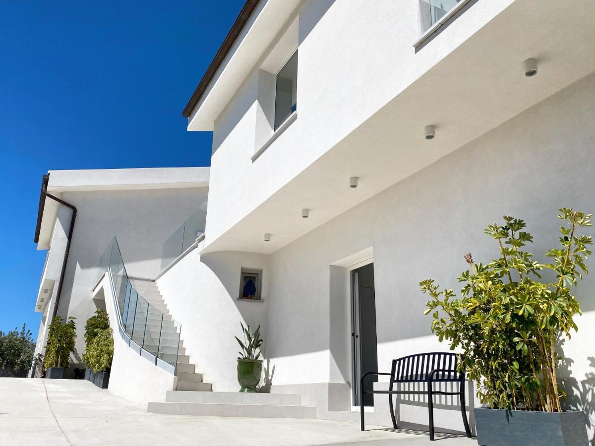 Il Mare Di Giu Boutique Guesthouse ลิกาตา ภายนอก รูปภาพ